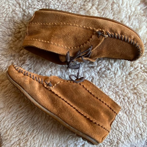 Minnetonka Ankle Lace-Up Suede Moccasins - Picture 4 of 8